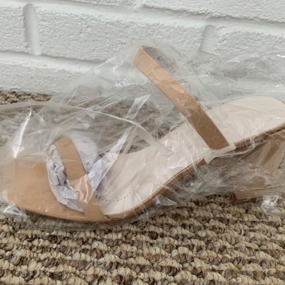 ✨Brand New David’s Bridal Nude Heels✨ - Picture 9 of 11